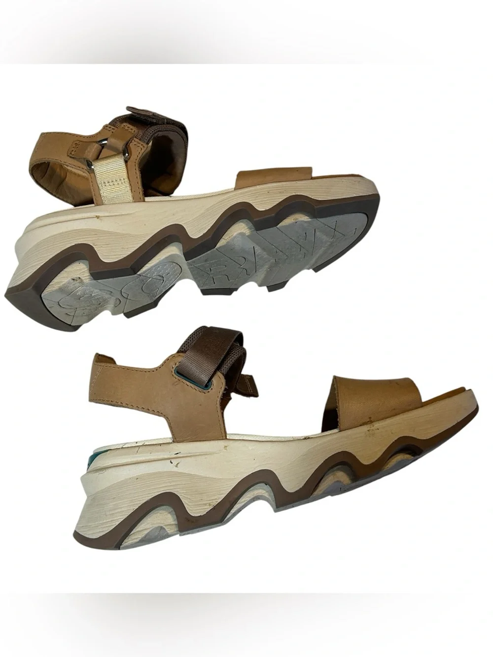 Sorel Kinetic Impact Y-Strap Sandals Women’s Size 7 Beige Leather Platform Sport